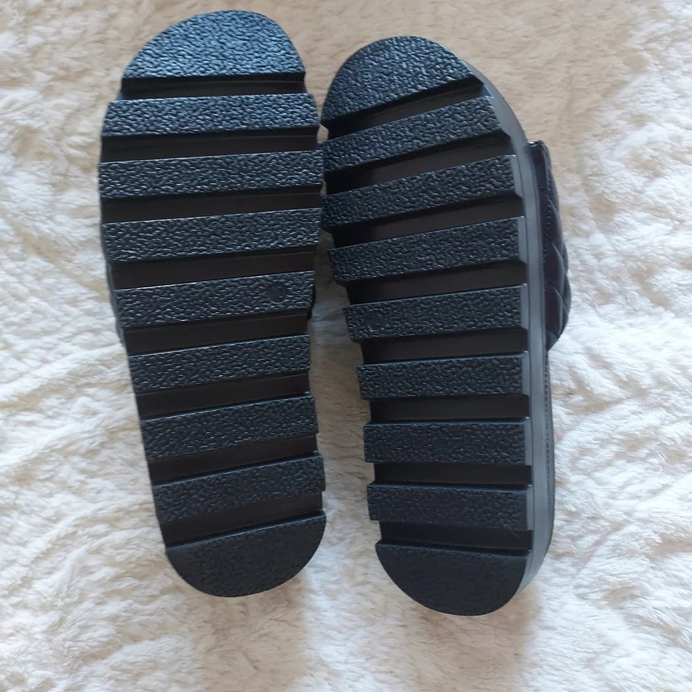 Wild Pair stylish black